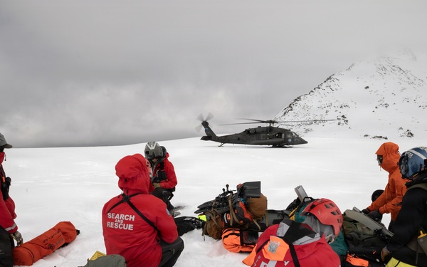 Alaska Air and Army National Guardsmen partner with Coast Guard and civilian rescue personnel during SAREX 2026