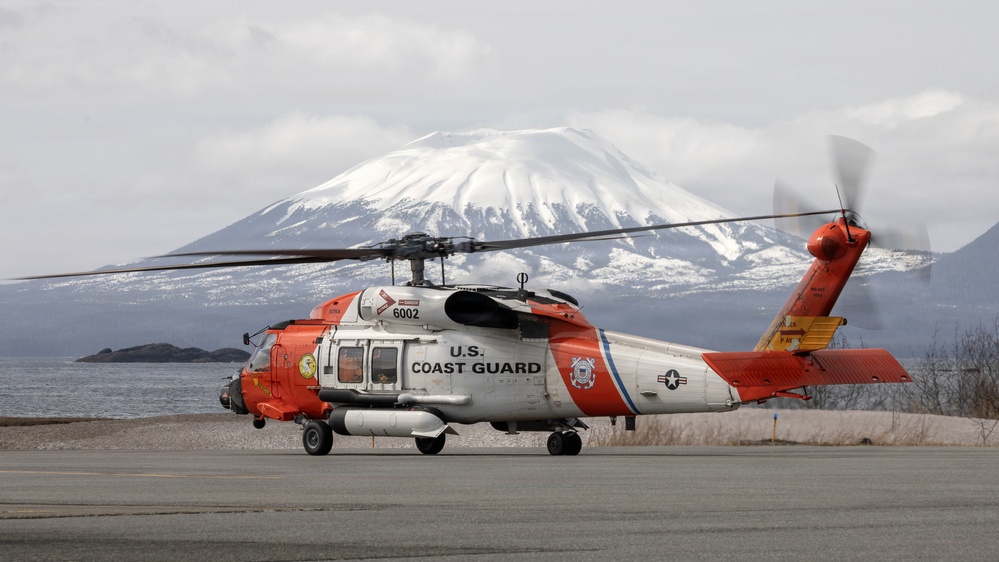 Alaska Air and Army National Guardsmen partner with Coast Guard and civilian rescue personnel during SAREX 2026