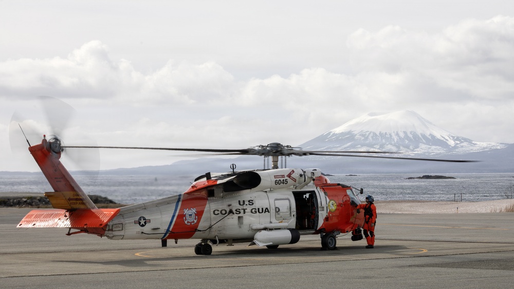 Alaska Air and Army National Guardsmen partner with Coast Guard and civilian rescue personnel during SAREX 2026