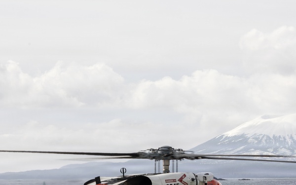 Alaska Air and Army National Guardsmen partner with Coast Guard and civilian rescue personnel during SAREX 2026