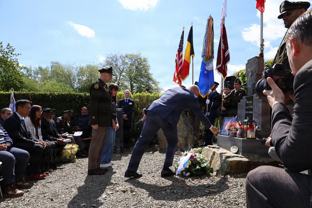 A Debt of Honor: US Colonel Pays Tribute to 11 African American Soldiers Massacred During World War II