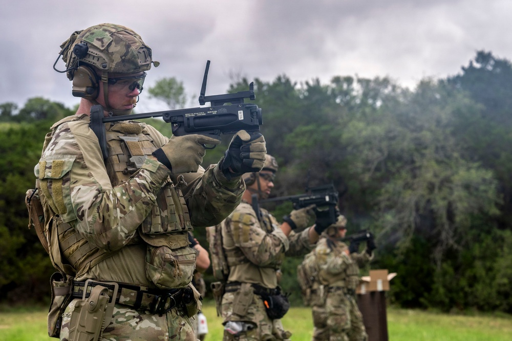 TACP Airmen go through heavy weapons training