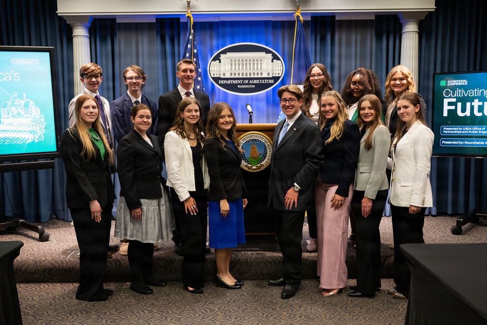 4-H'ers brief some USDA leadership during the 2026 National 4-H Conference April 10-15, 2026