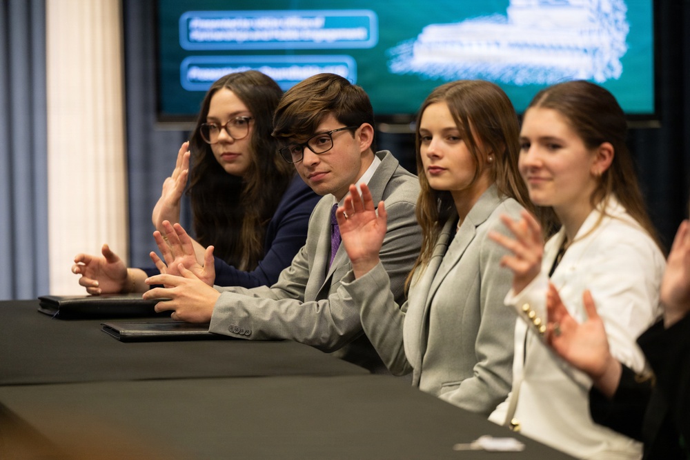 4-H'ers brief some USDA leadership during the 2026 National 4-H Conference April 10-15, 2026