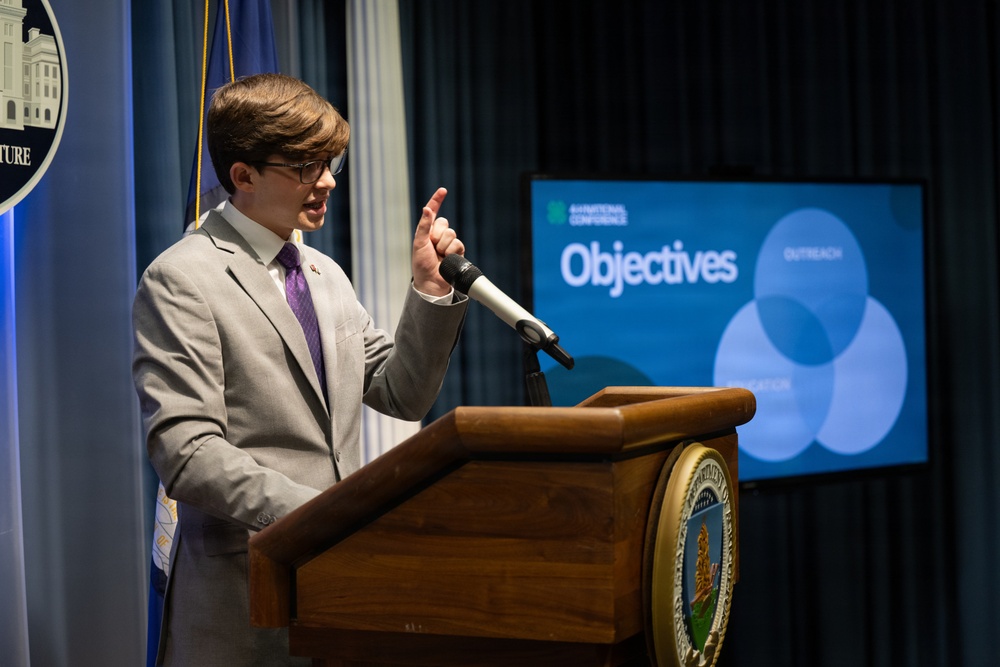 4-H'ers brief some USDA leadership during the 2026 National 4-H Conference April 10-15, 2026