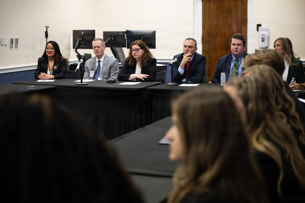 4-H'ers brief some USDA leadership during the 2026 National 4-H Conference April 10-15, 2026