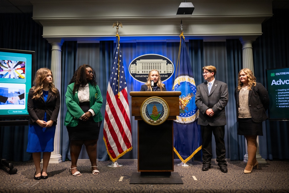 4-H'ers brief some USDA leadership during the 2026 National 4-H Conference April 10-15, 2026