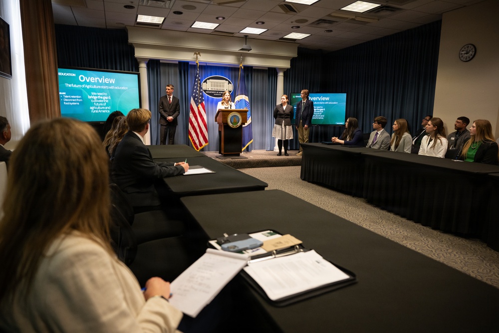 4-H'ers brief some USDA leadership during the 2026 National 4-H Conference April 10-15, 2026