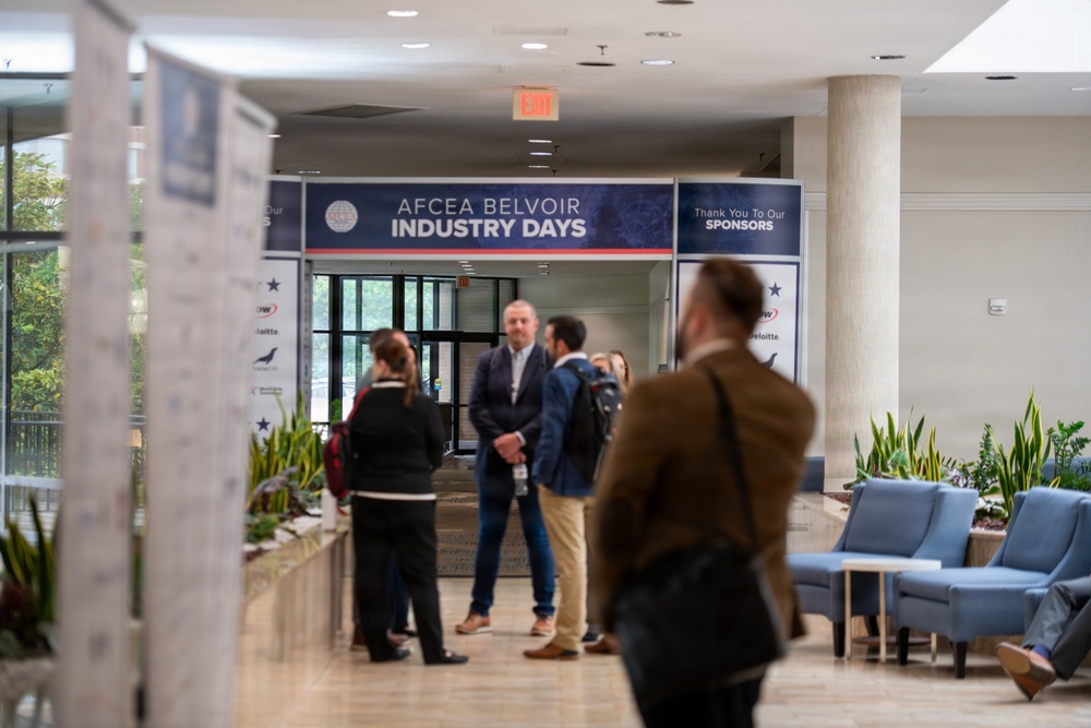 AFCEA Belvoir Industry Days Conference Attendees Gather in Venue Lobby