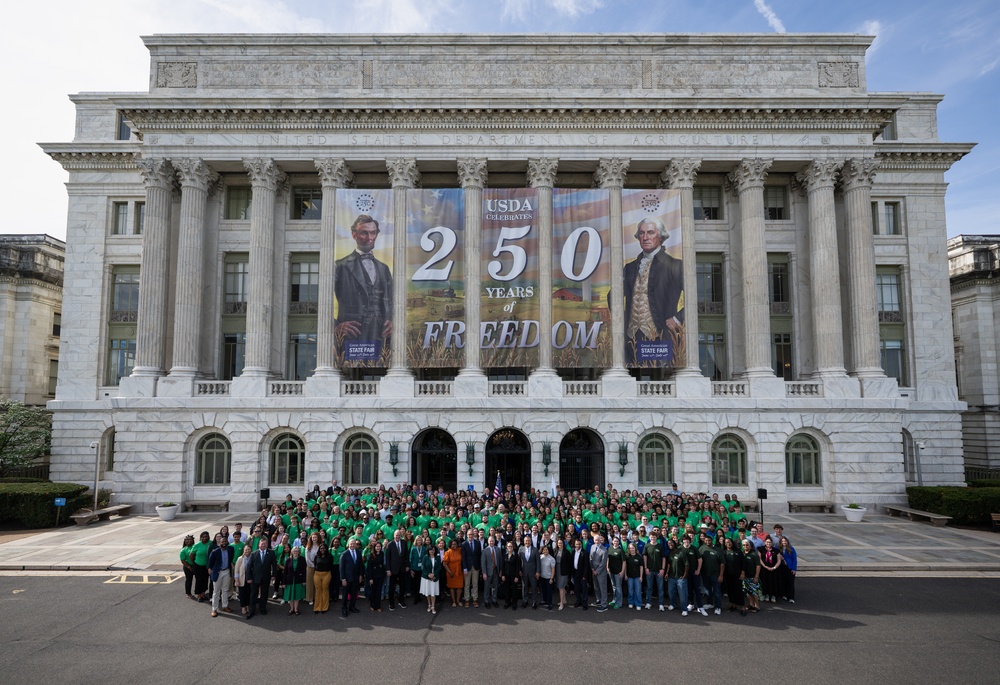4-H'ers group photo during the 2026 National 4-H Conference April 10-15, 2026
