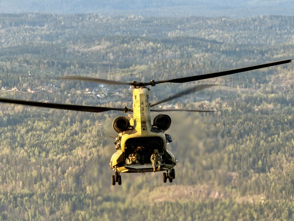 1-214th Arrives to Saber Strike