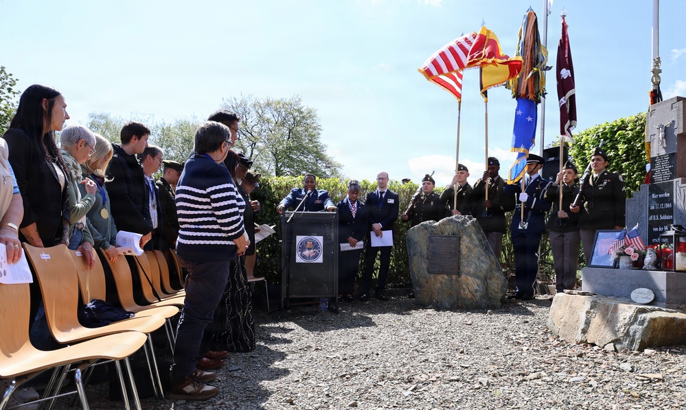 A Debt of Honor: US Colonel Pays Tribute to 11 African American Soldiers Massacred During World War II