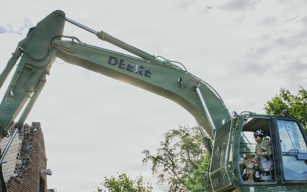 Hoosier Guardsmen Partner with Local Community for IRT Demolition Project