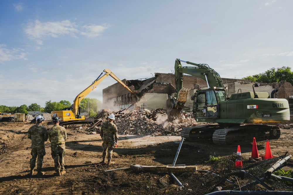 Hoosier Guardsmen Partner with Local Community for IRT Demolition Project
