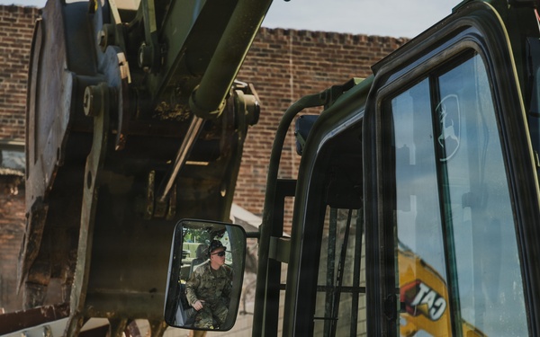 Hoosier Guardsmen Partner with Local Community for IRT Demolition Project