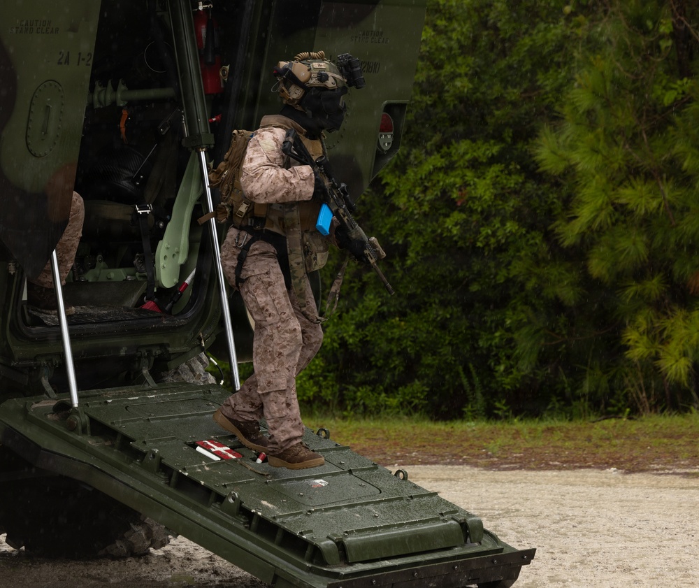 1st Battalion, 8th Marines Conducts MOUT Training