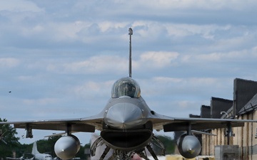 CJCS Gen. Dan Caine pilots F-16 at Andrews