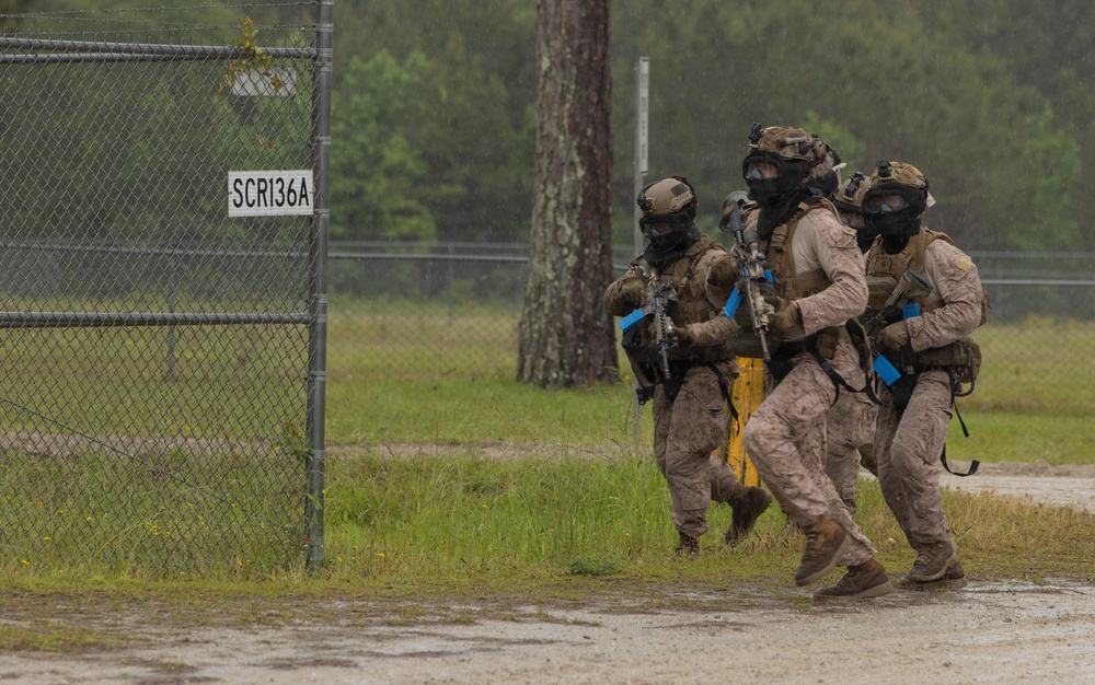 1st Battalion, 8th Marines Conducts MOUT Training