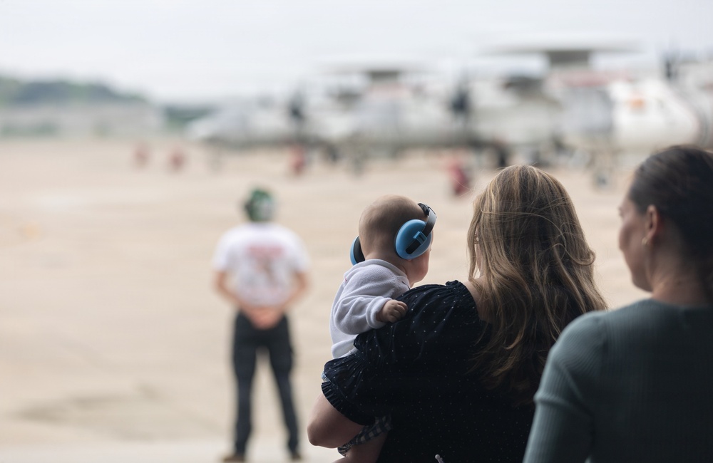 VRC-40 Returns from Deployment
