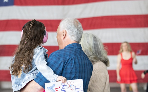 Carrier Air Wing (CVW) 8 Returns Following 11-Month Deployment