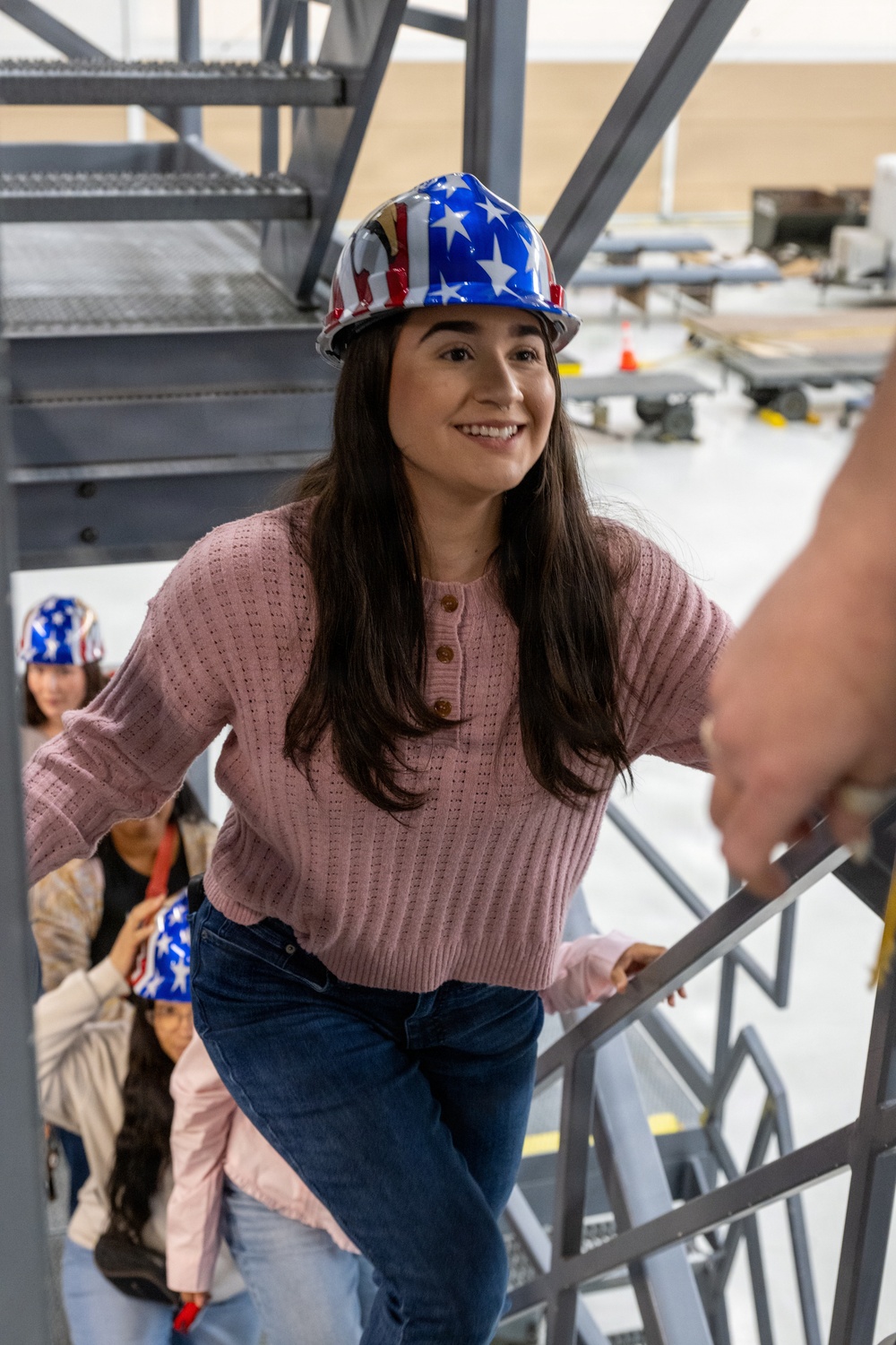 Dover AFB hosts tour for Military Spouse Appreciation Day