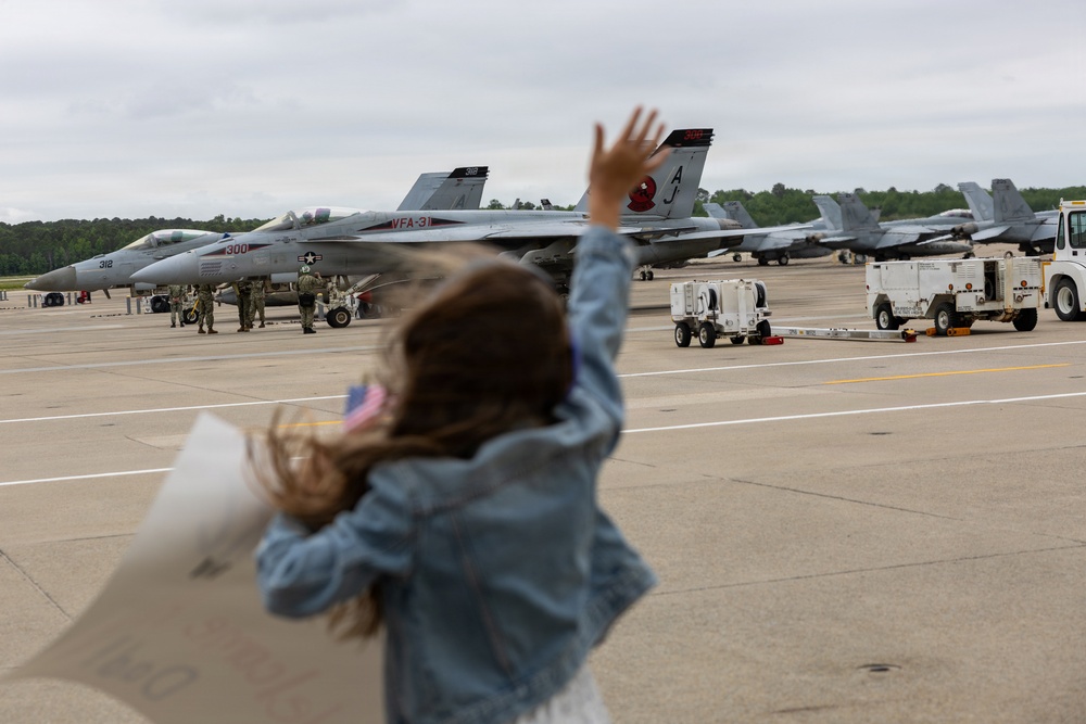 Carrier Air Wing (CVW) 8 Returns Following 11-Month Deployment