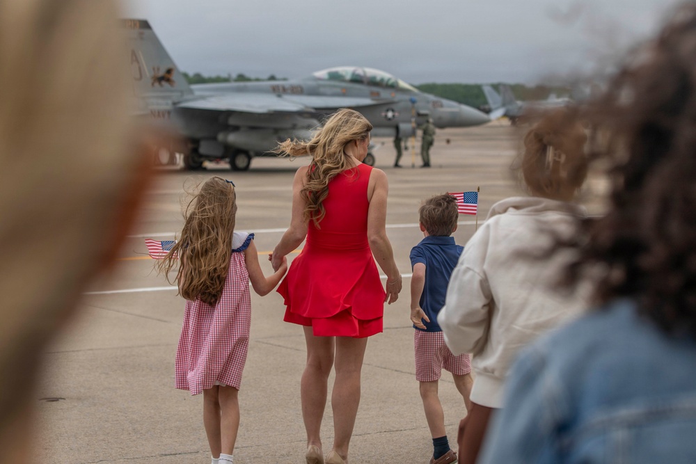 CVW-8 Returns Home Following Eleven-Month Deployment