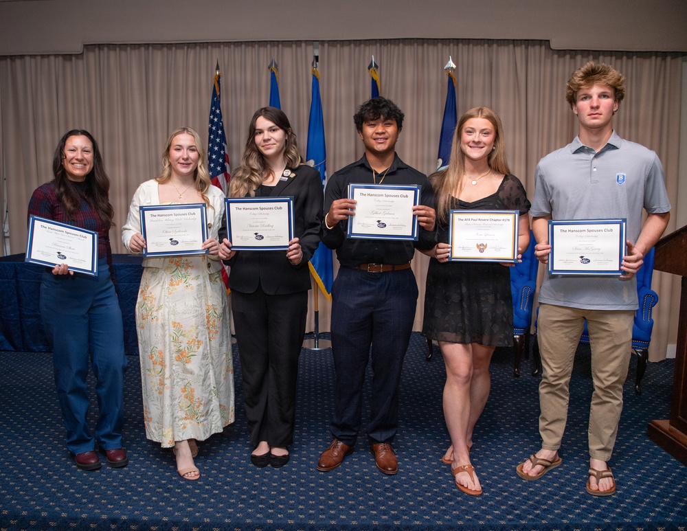 HSC presents scholarships to graduating seniors and spouses