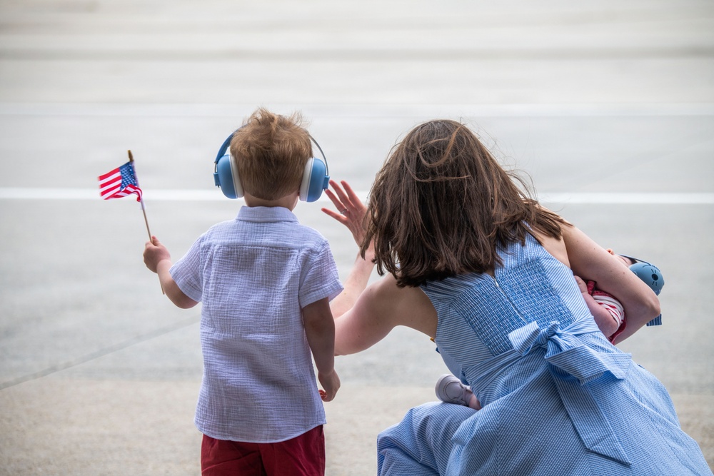 Carrier Air Wing (CVW) 8 Returns Following 11-Month Deployment
