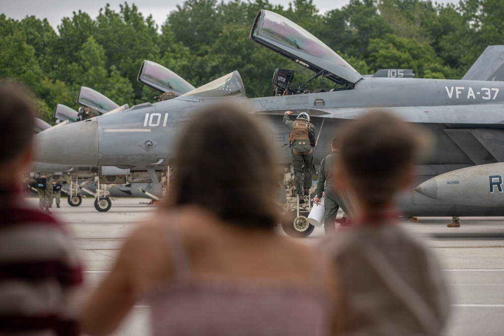 CVW-8 Returns Home Following Eleven-Month Deployment