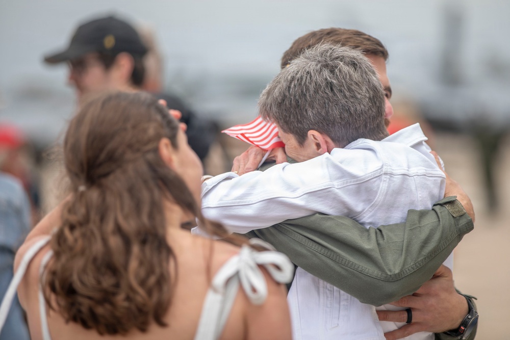 CVW-8 Returns Home Following Eleven-Month Deployment