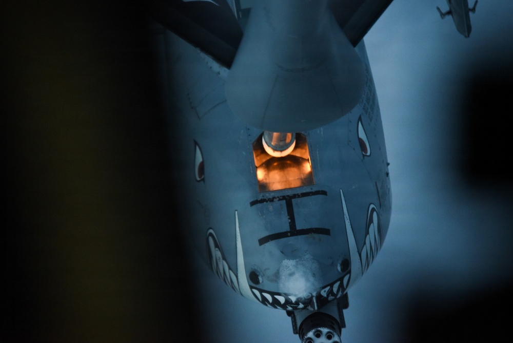 A-10 gets refueled