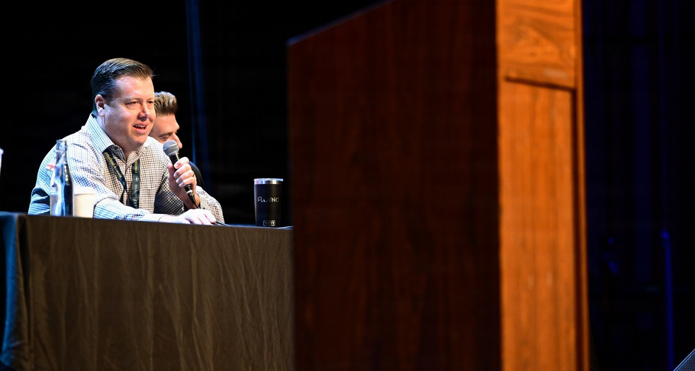 Navy, Private Sector Build Working Relationships at Ventura Defense Industry Forum