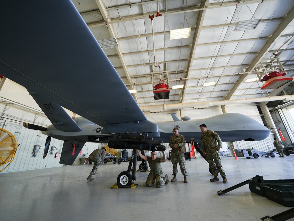 25th AMXS Airmen compete in Load Crew of the Quarter Competition