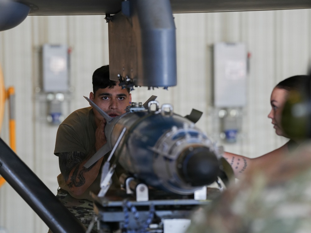 25th AMXS Airmen compete in Load Crew of the Quarter Competition