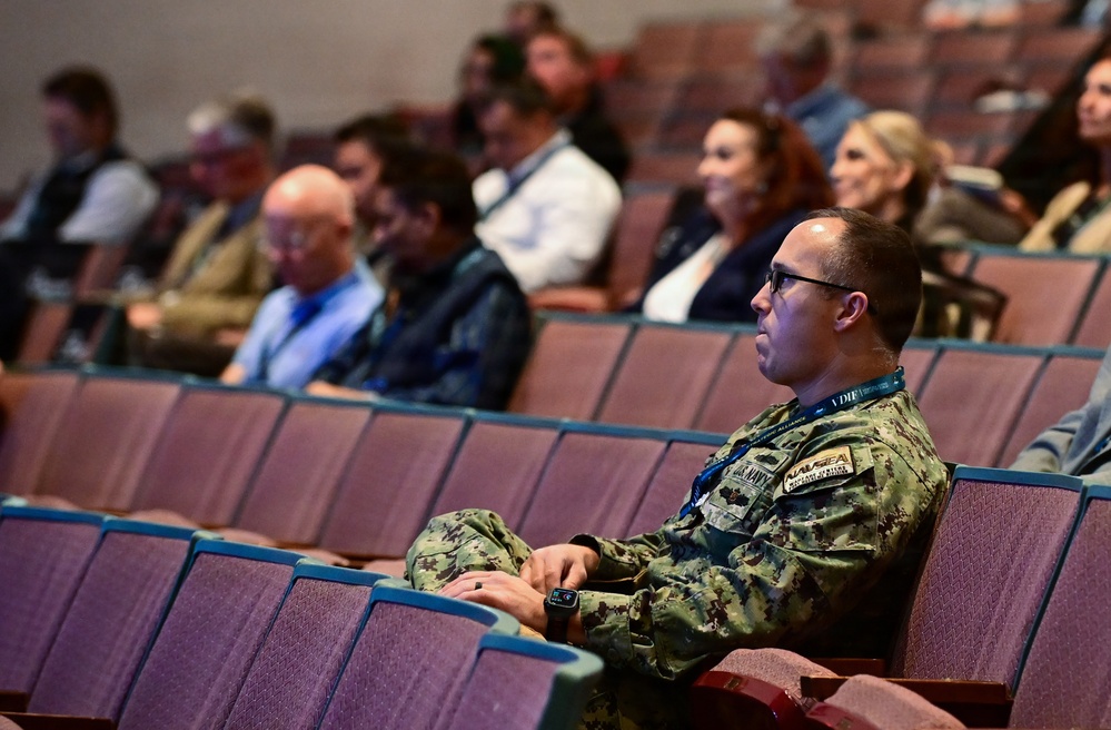 Navy, Private Sector Build Working Relationships at Ventura Defense Industry Forum