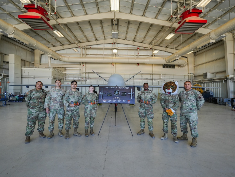 25th AMXS Airmen compete in Load Crew of the Quarter Competition