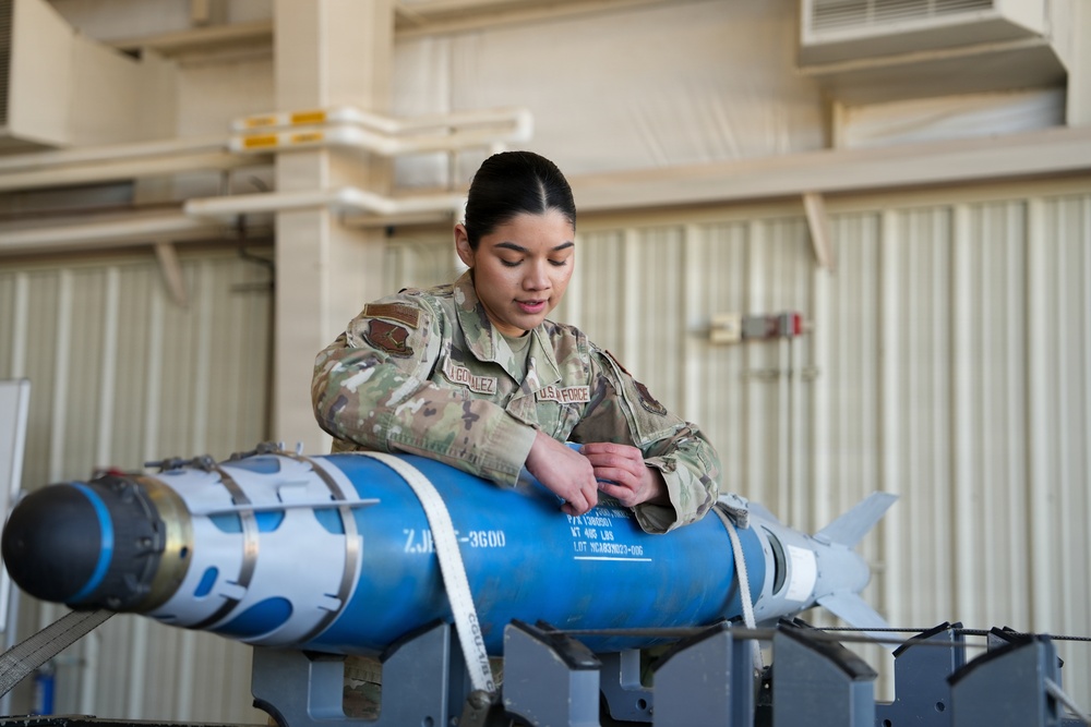 25th AMXS Airmen compete in Load Crew of the Quarter Competition