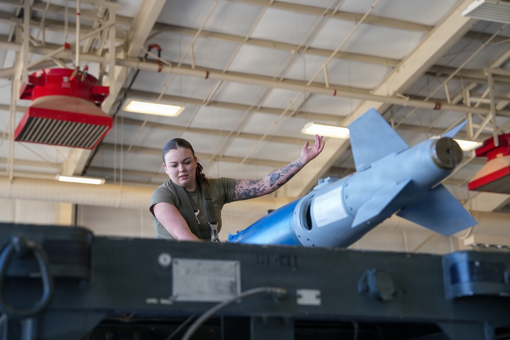 25th AMXS Airmen compete in Load Crew of the Quarter Competition