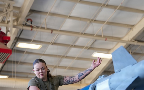 25th AMXS Airmen compete in Load Crew of the Quarter Competition