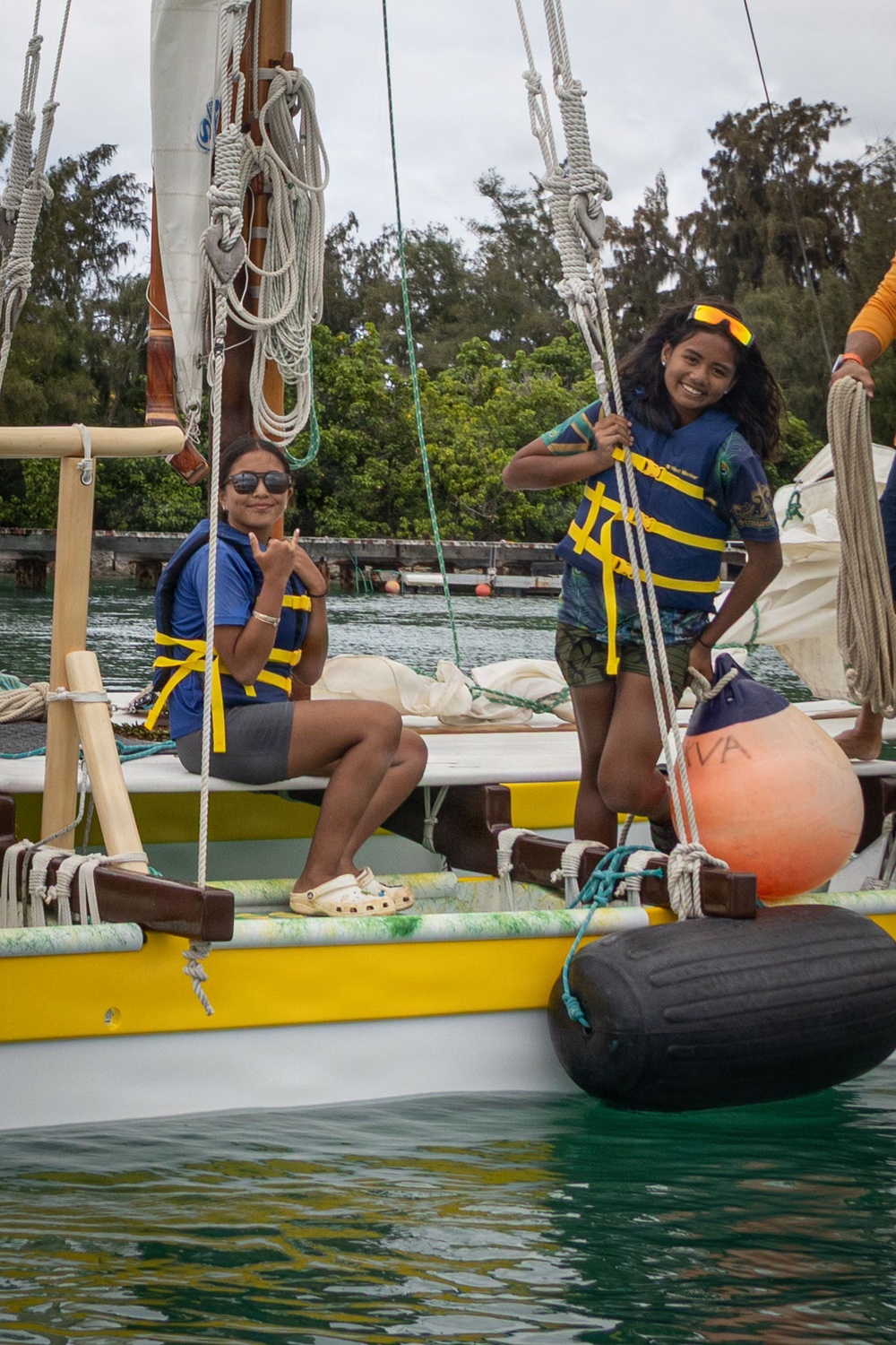 Students with the Kānehūnāmoku Voyaging Academy visit MCBH