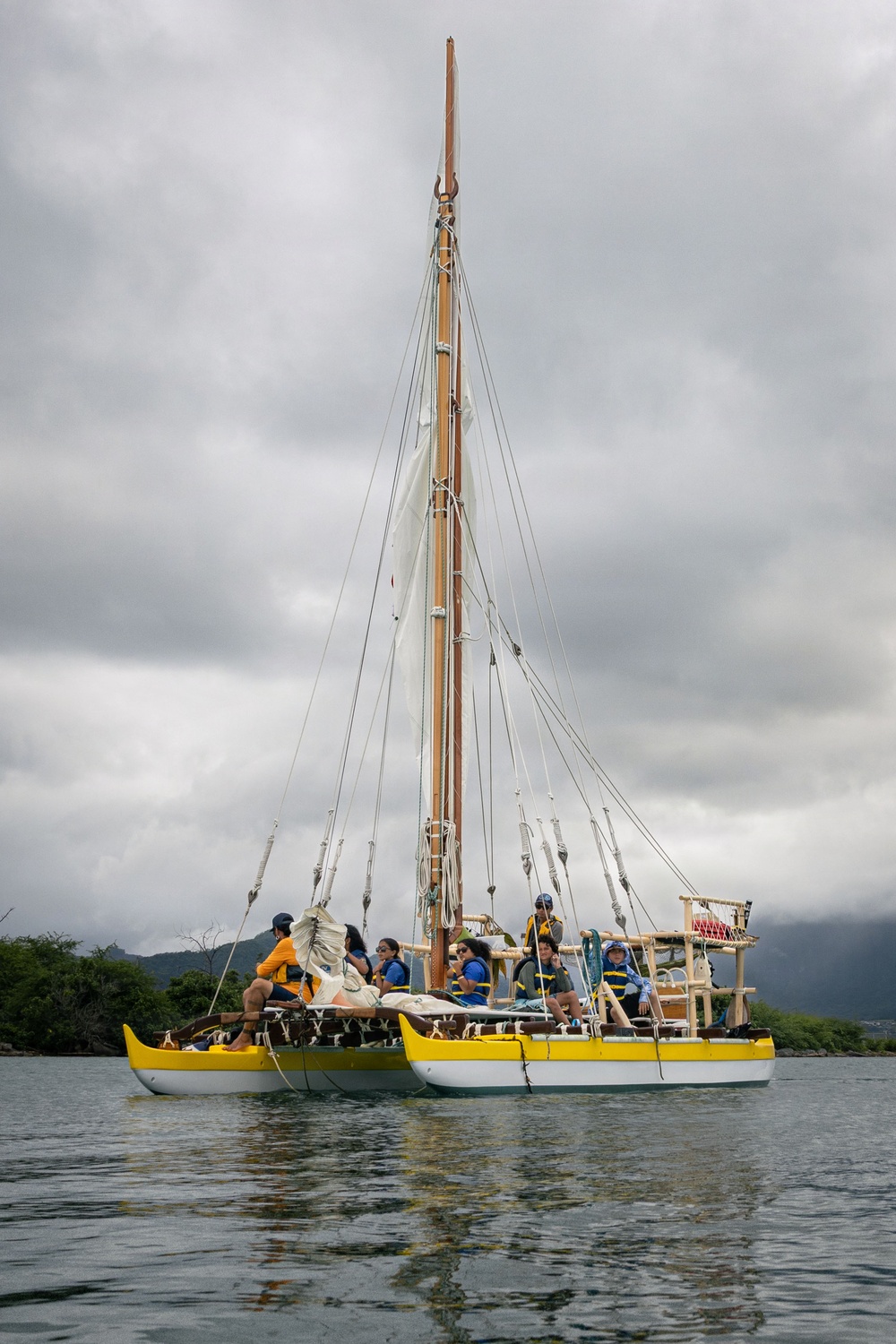 Students with the Kānehūnāmoku Voyaging Academy visit MCBH