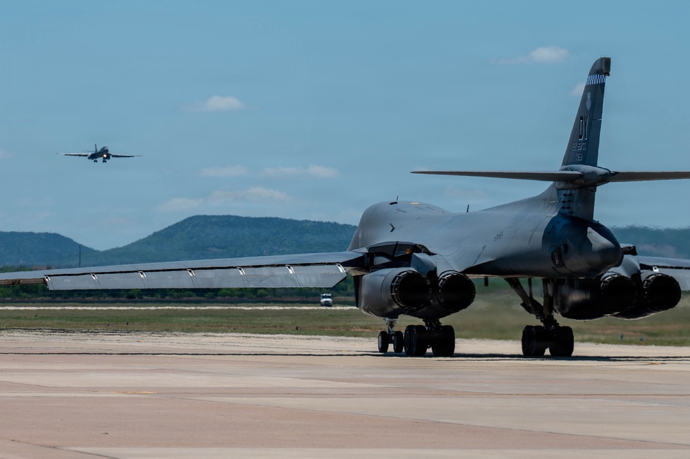 B-1B Lancer returns to Dyess following historic “backbone” surgery