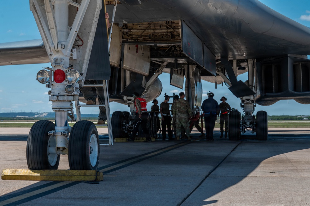 B-1B Lancer returns to Dyess following historic “backbone” surgery