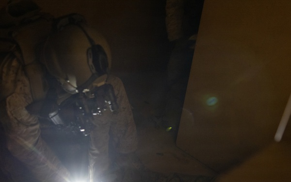 BLT 2/4 participate in a Night Mechanized Raid