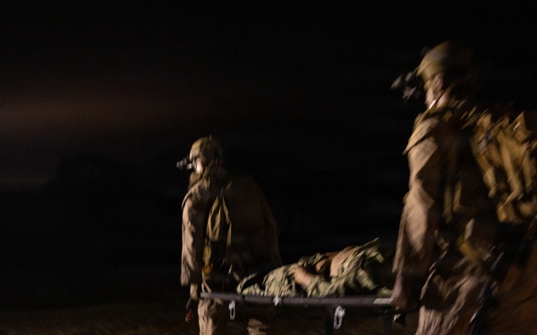 BLT 2/4 participate in a Night Mechanized Raid