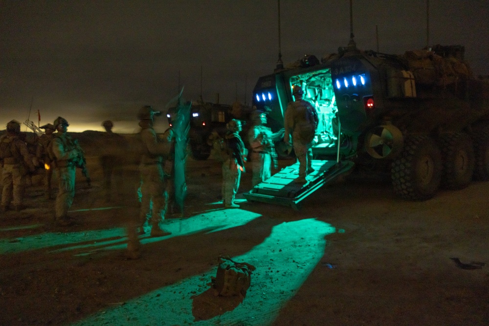 BLT 2/4 participate in a Night Mechanized Raid
