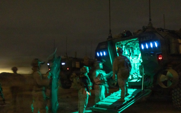 BLT 2/4 participate in a Night Mechanized Raid
