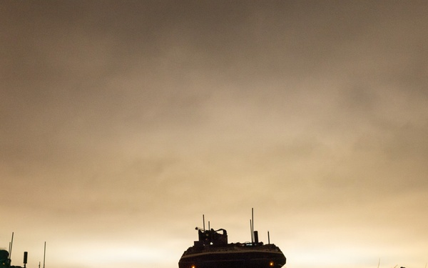 BLT 2/4 participate in a Night Mechanized Raid