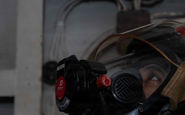 Ike conducts flight deck certification in the Atlantic Ocean